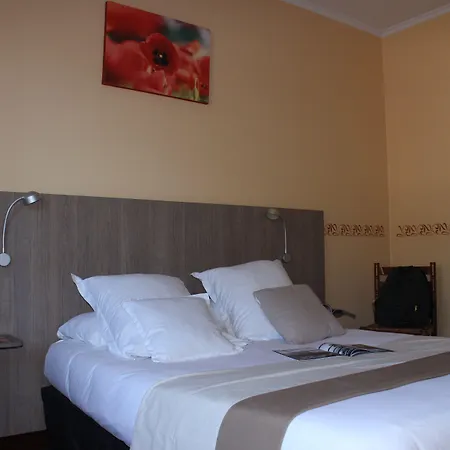 Le Heron Cendre Hotel 3*