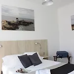 Le Heron Cendre Hotel