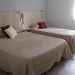 Le Heron Cendre Hotel 3*