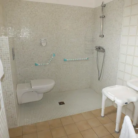 فندق Le Heron Cendre 3*