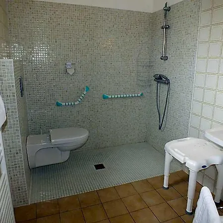 Le Heron Cendre Hotel 3*