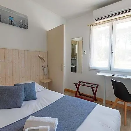 Le Heron Cendre Hotel 3*
