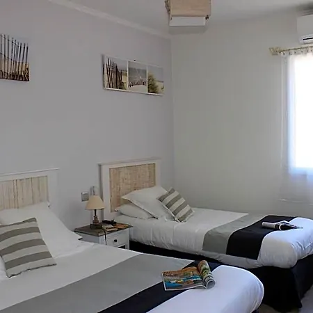 Le Heron Cendre Hotel
