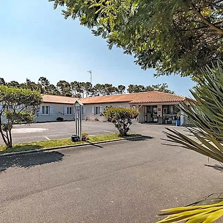 Le Heron Cendre Hotel 3*