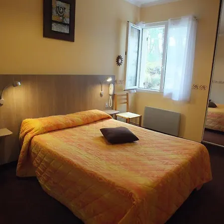 Hotel Le Heron Cendre 3*